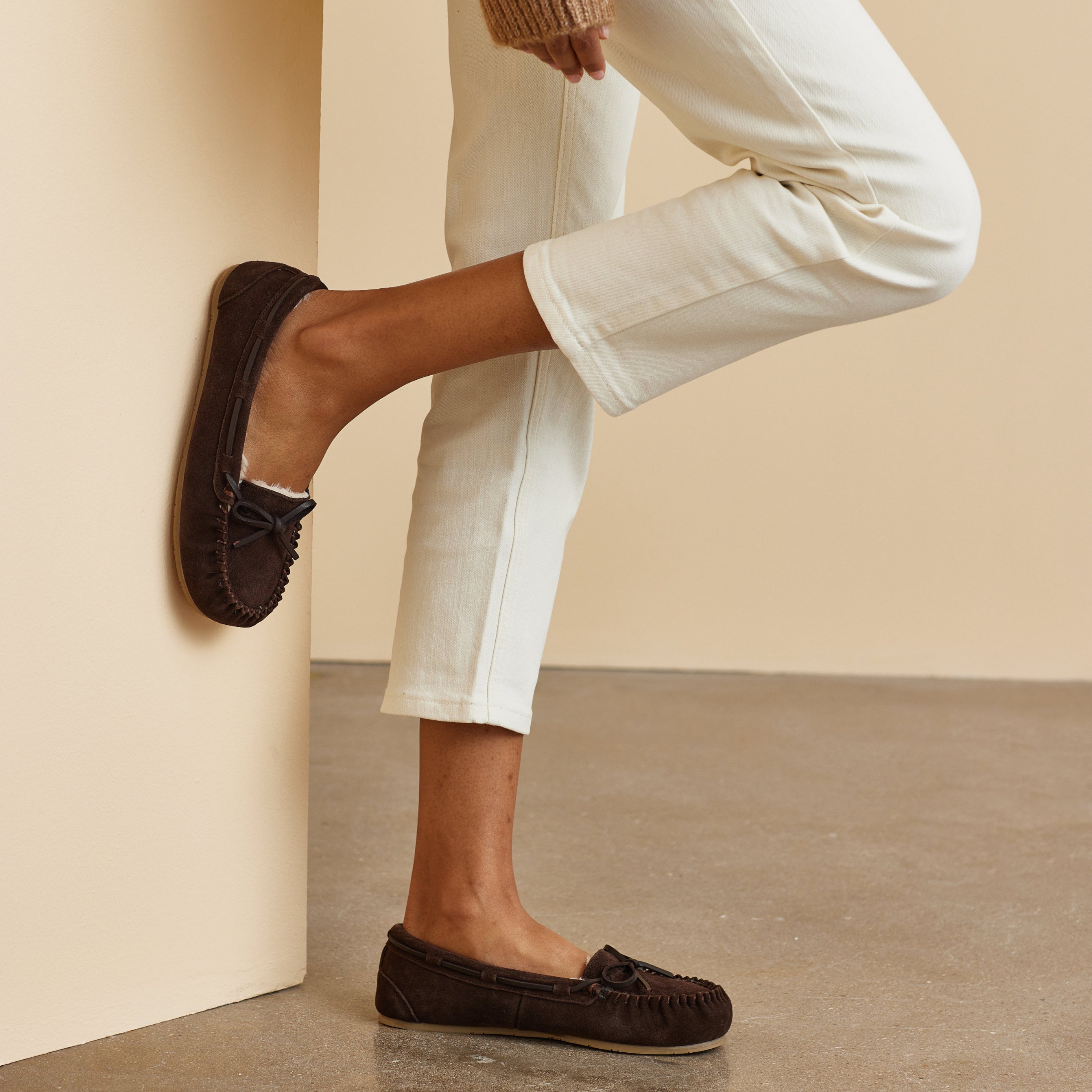 Women Indoor and Outdoor Suede Cozy Slipper Moccasin