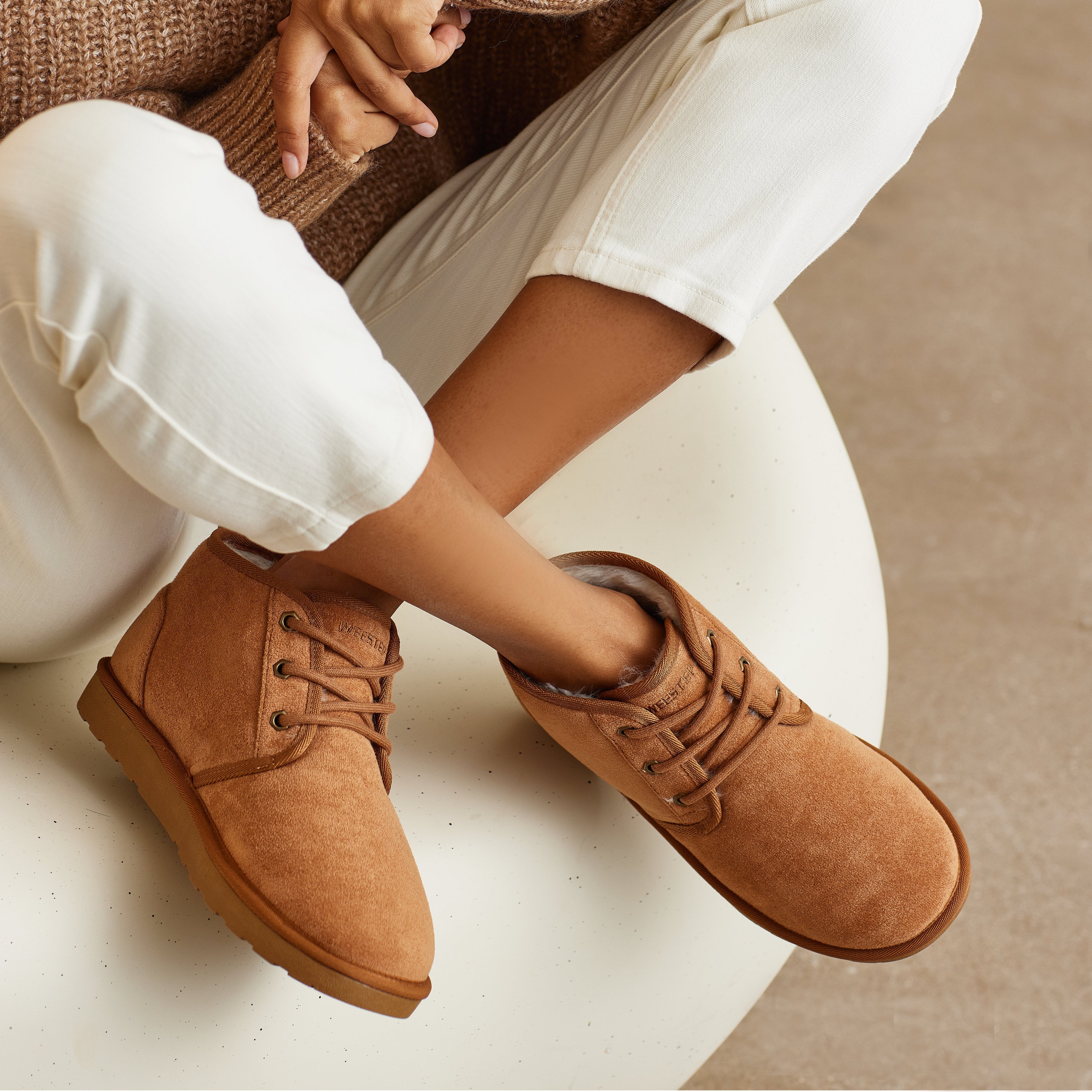 Women Classic Faux Fur Lined Lace-Up Casual Winter Boots